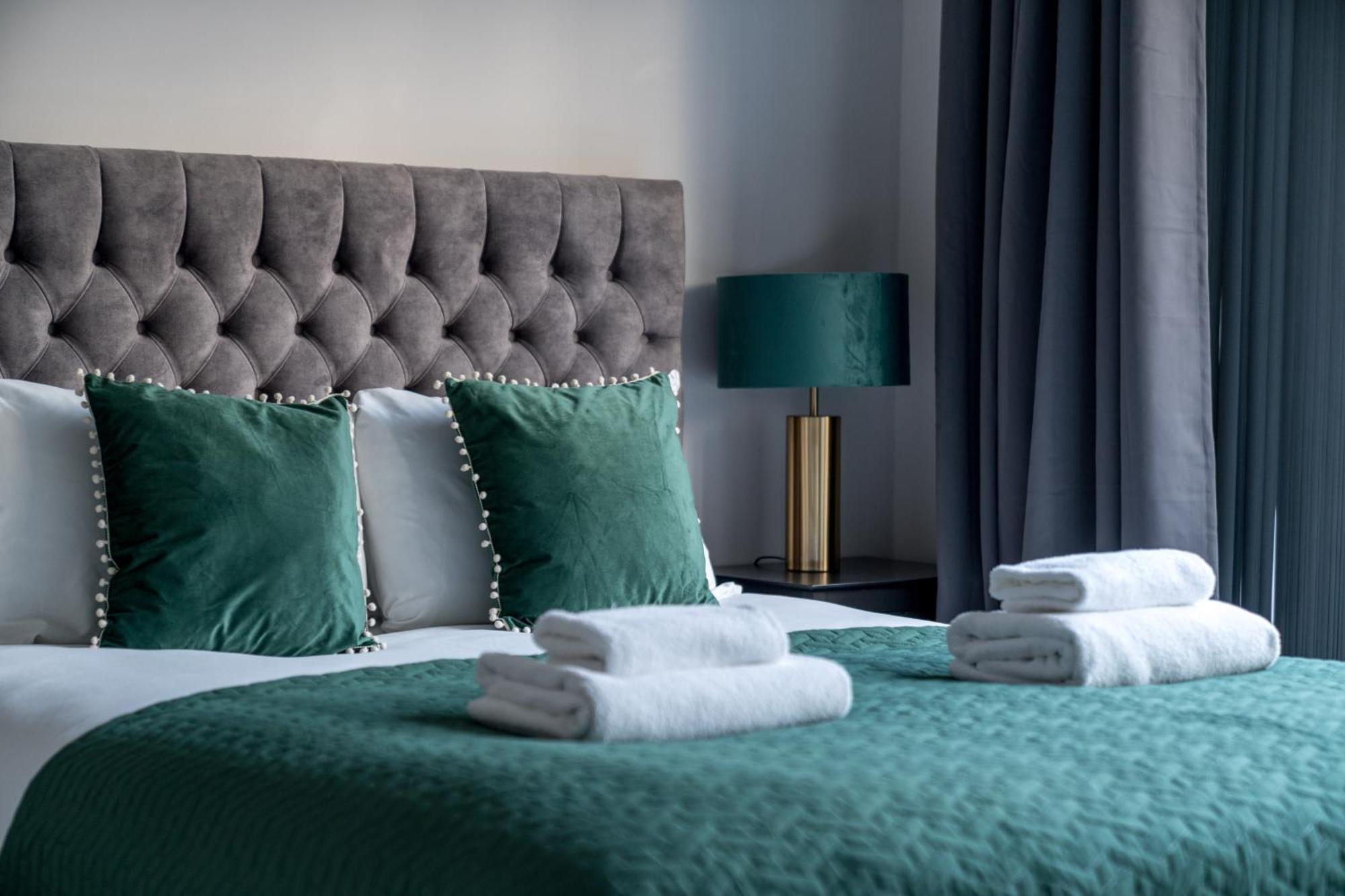Boutique Lux London Apartments-Free Parking Totteridge Bagian luar foto