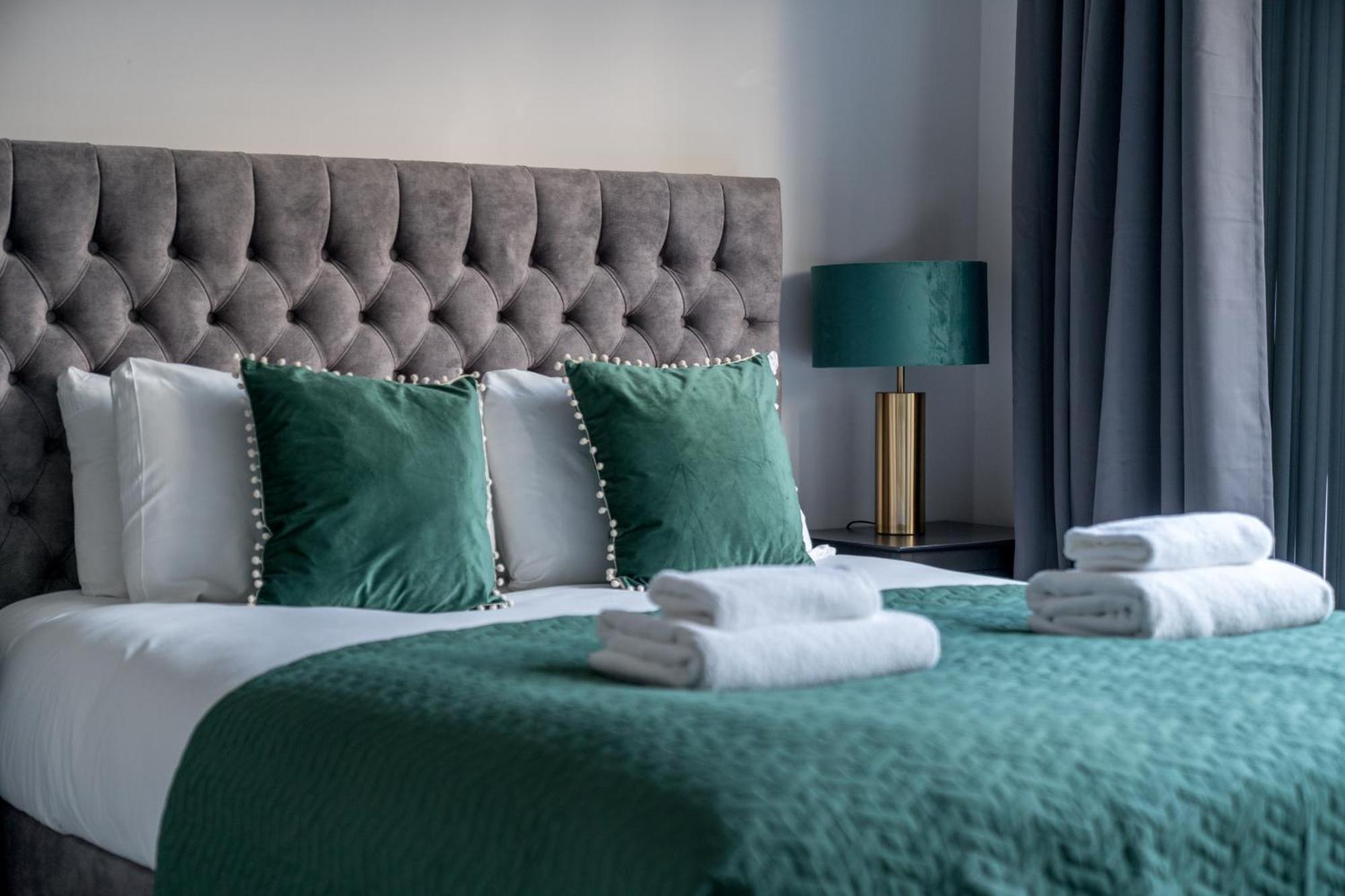 Boutique Lux London Apartments-Free Parking Totteridge Bagian luar foto